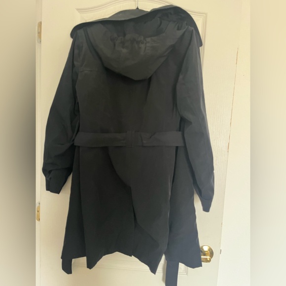 London fog jacket.  Black. Tie waist. Snaps. Pockets on each side.  XL - Picture 2 of 6